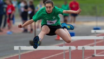 Hurdles competitor